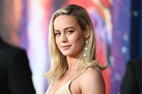 sexy brie larson|Brie Larson shows off swimsuit body as she frolics in sea with ...